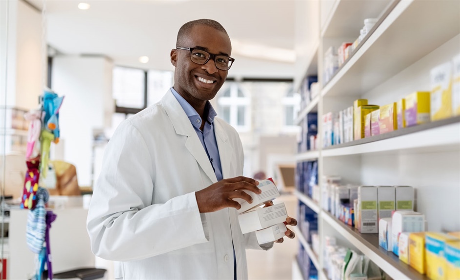 Community pharmacists prescribe and dispense Paxlovid despite hurdles